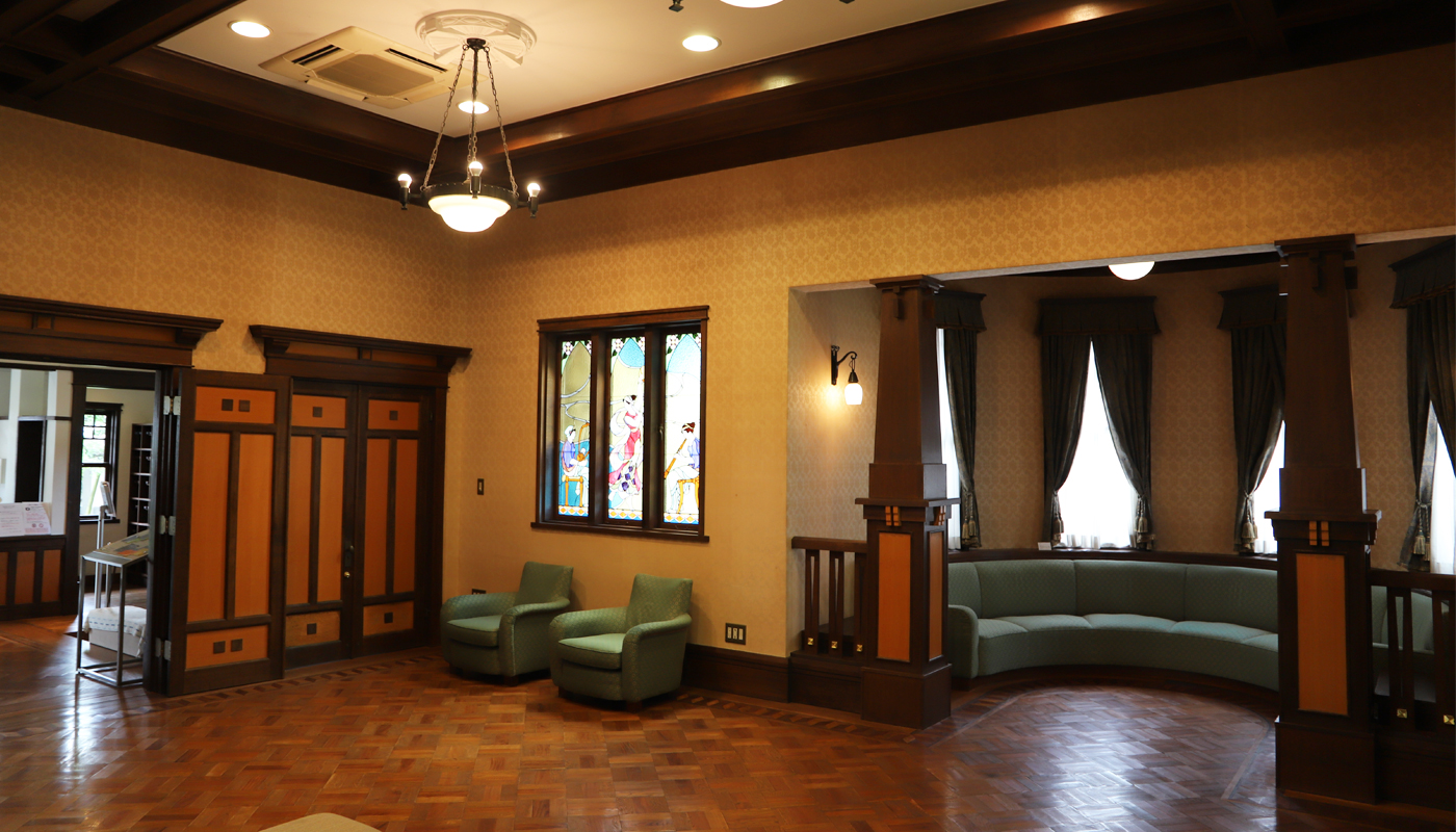 Interior view of the 1st floor grand parlor