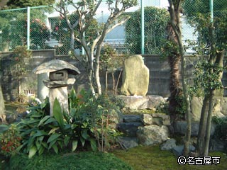 三日月塚（了義院内）